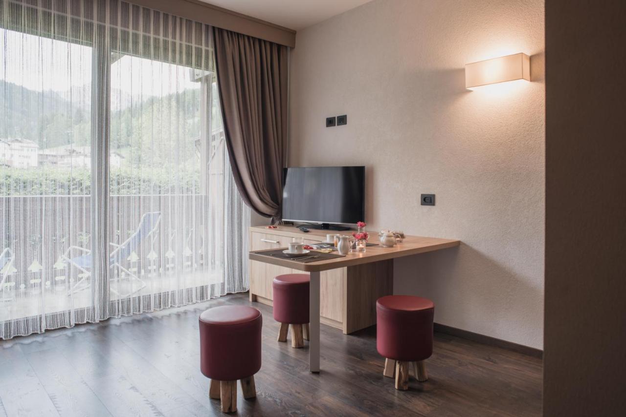 Hotel Anda Pozza di Fassa Exterior foto