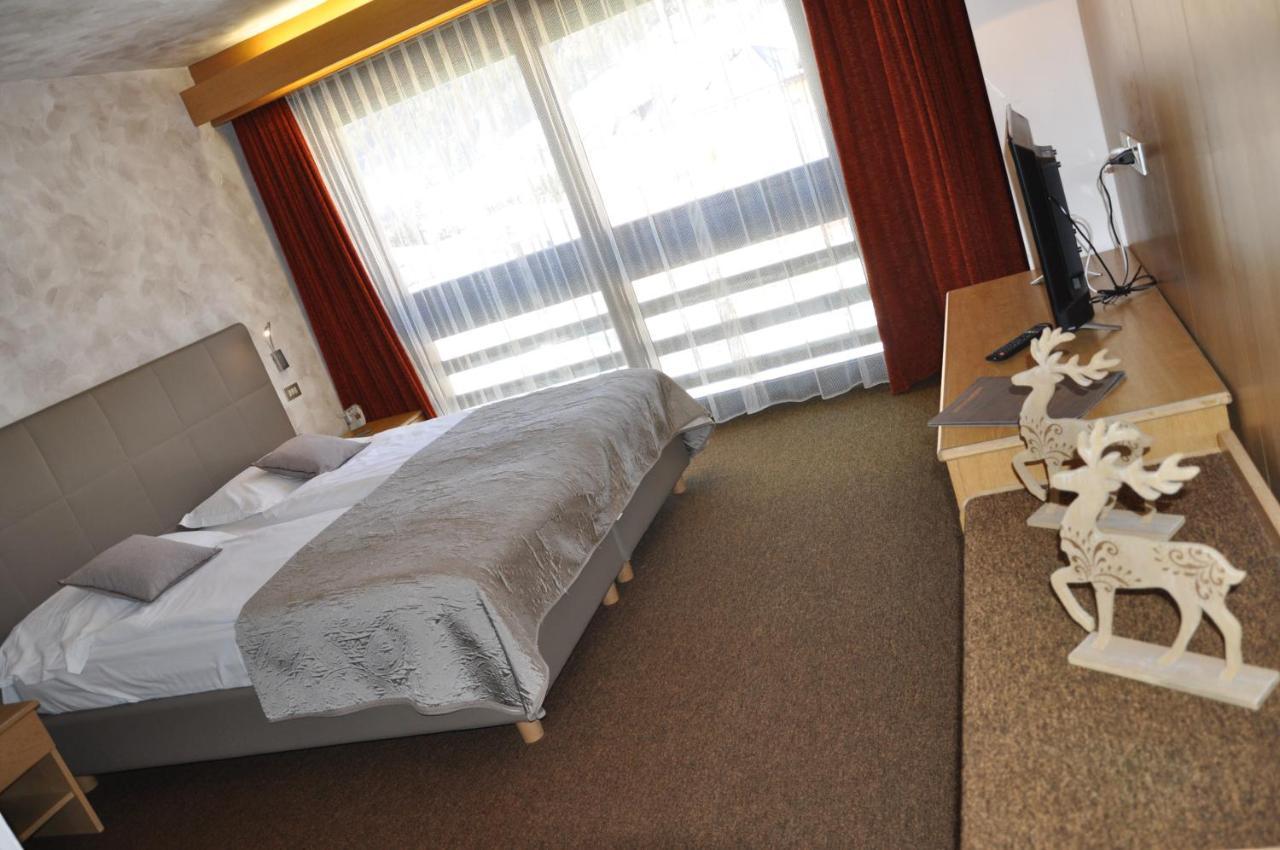 Hotel Anda Pozza di Fassa Exterior foto